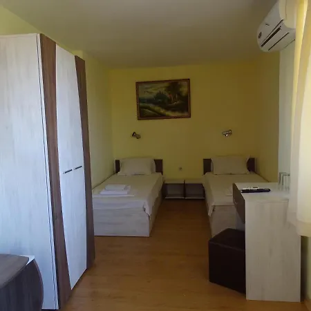 Πανσιόν Kovachevi House 3*